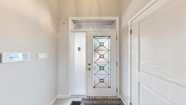 Photo 2 at 3151 Mintwood Circle, GO Glenorchy, Oakville