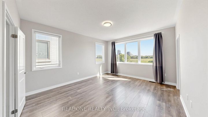 Photo 18 at 3151 Mintwood Circle, GO Glenorchy, Oakville