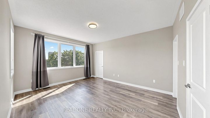 Photo 19 at 3151 Mintwood Circle, GO Glenorchy, Oakville