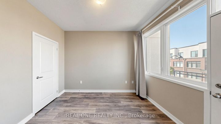Photo 25 at 3151 Mintwood Circle, GO Glenorchy, Oakville