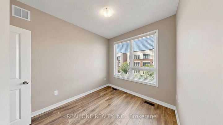 Photo 27 at 3151 Mintwood Circle, GO Glenorchy, Oakville