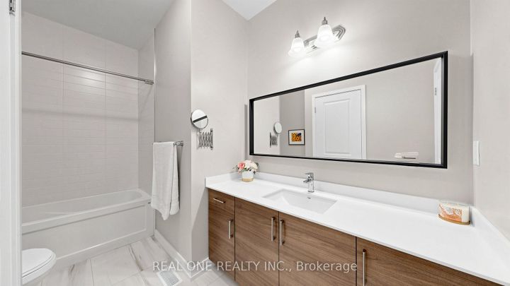 Photo 29 at 3151 Mintwood Circle, GO Glenorchy, Oakville