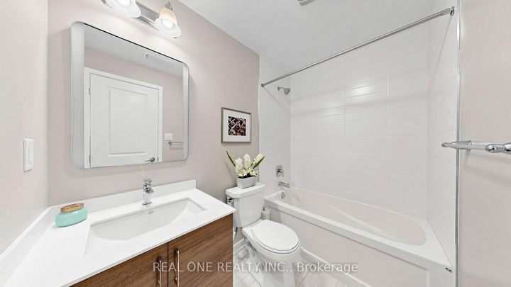 Photo 37 at 3151 Mintwood Circle, GO Glenorchy, Oakville