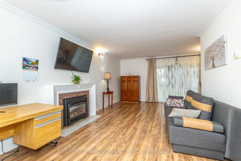 Photo 3 at 75 Glen Agar Drive, Rosethorn, Toronto
