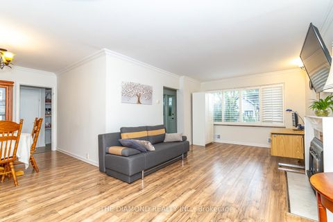 Photo 8 at 75 Glen Agar Drive, Rosethorn, Toronto