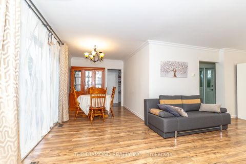 Photo 9 at 75 Glen Agar Drive, Rosethorn, Toronto