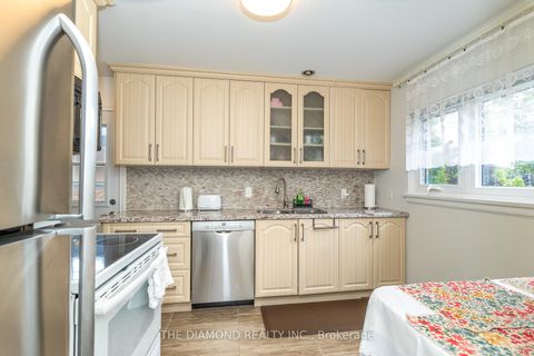 Photo 13 at 75 Glen Agar Drive, Rosethorn, Toronto