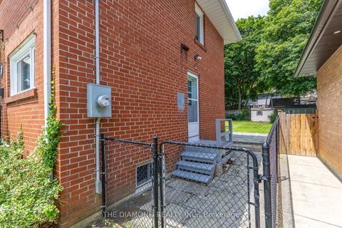 Photo 34 at 75 Glen Agar Drive, Rosethorn, Toronto