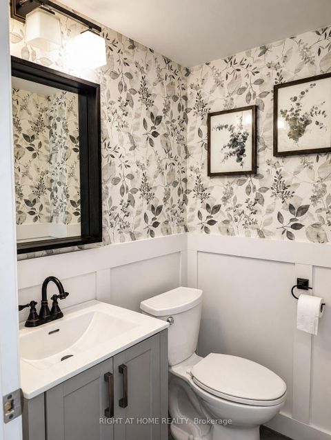 Photo 14 at 267 Pinnacle Trail, Bayview Wellington, Aurora