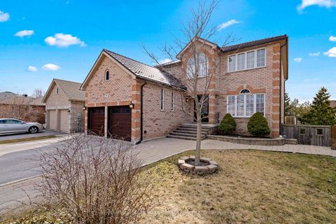 Photo 2 at 59 Carley Crescent, Painswick South, Barrie