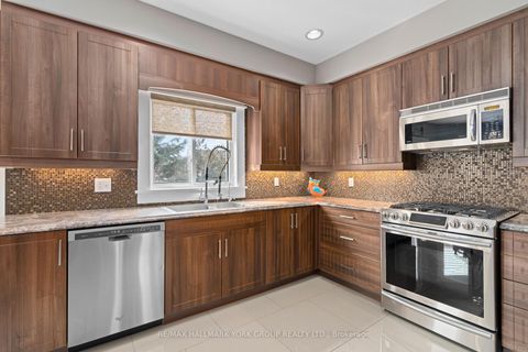 Photo 13 at 59 Carley Crescent, Painswick South, Barrie