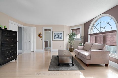 Photo 22 at 59 Carley Crescent, Painswick South, Barrie