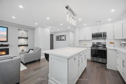 Photo 12 at 9 Tynevale Drive, Richview, Toronto