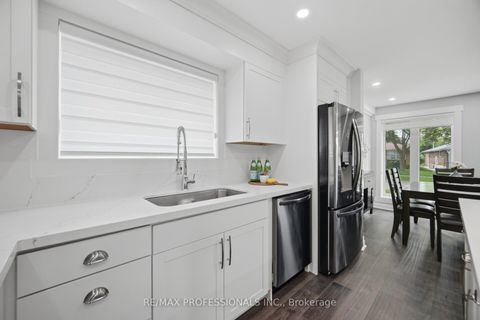 Photo 15 at 9 Tynevale Drive, Richview, Toronto