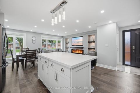 Photo 16 at 9 Tynevale Drive, Richview, Toronto