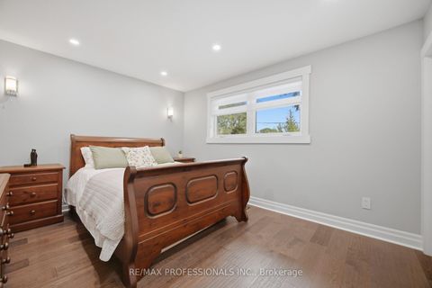 Photo 19 at 9 Tynevale Drive, Richview, Toronto