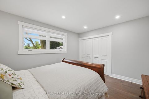 Photo 20 at 9 Tynevale Drive, Richview, Toronto