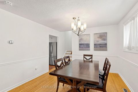 Photo 13 at 10 Devins Drive, Aurora Heights, Aurora
