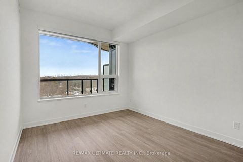 Photo 2 at 727 - 8188 Yonge Street, Uplands, Vaughan