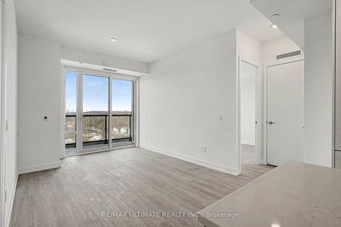 Photo 4 at 727 - 8188 Yonge Street, Uplands, Vaughan