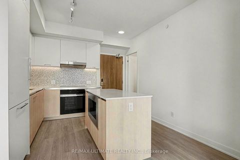 Photo 6 at 727 - 8188 Yonge Street, Uplands, Vaughan