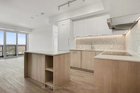 Photo 7 at 727 - 8188 Yonge Street, Uplands, Vaughan