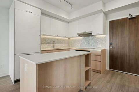 Photo 8 at 727 - 8188 Yonge Street, Uplands, Vaughan