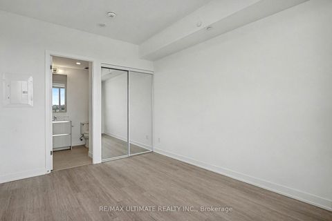 Photo 10 at 727 - 8188 Yonge Street, Uplands, Vaughan