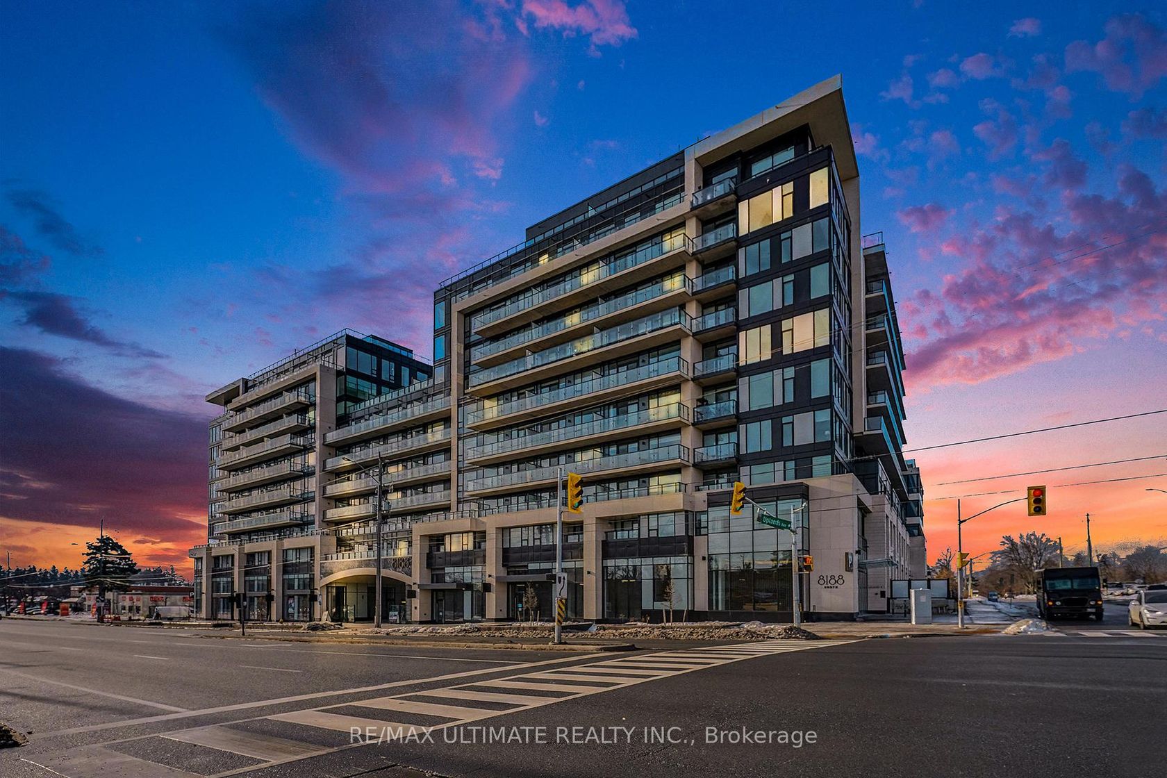 727 - 8188 Yonge Street, Uplands, Vaughan photo 2