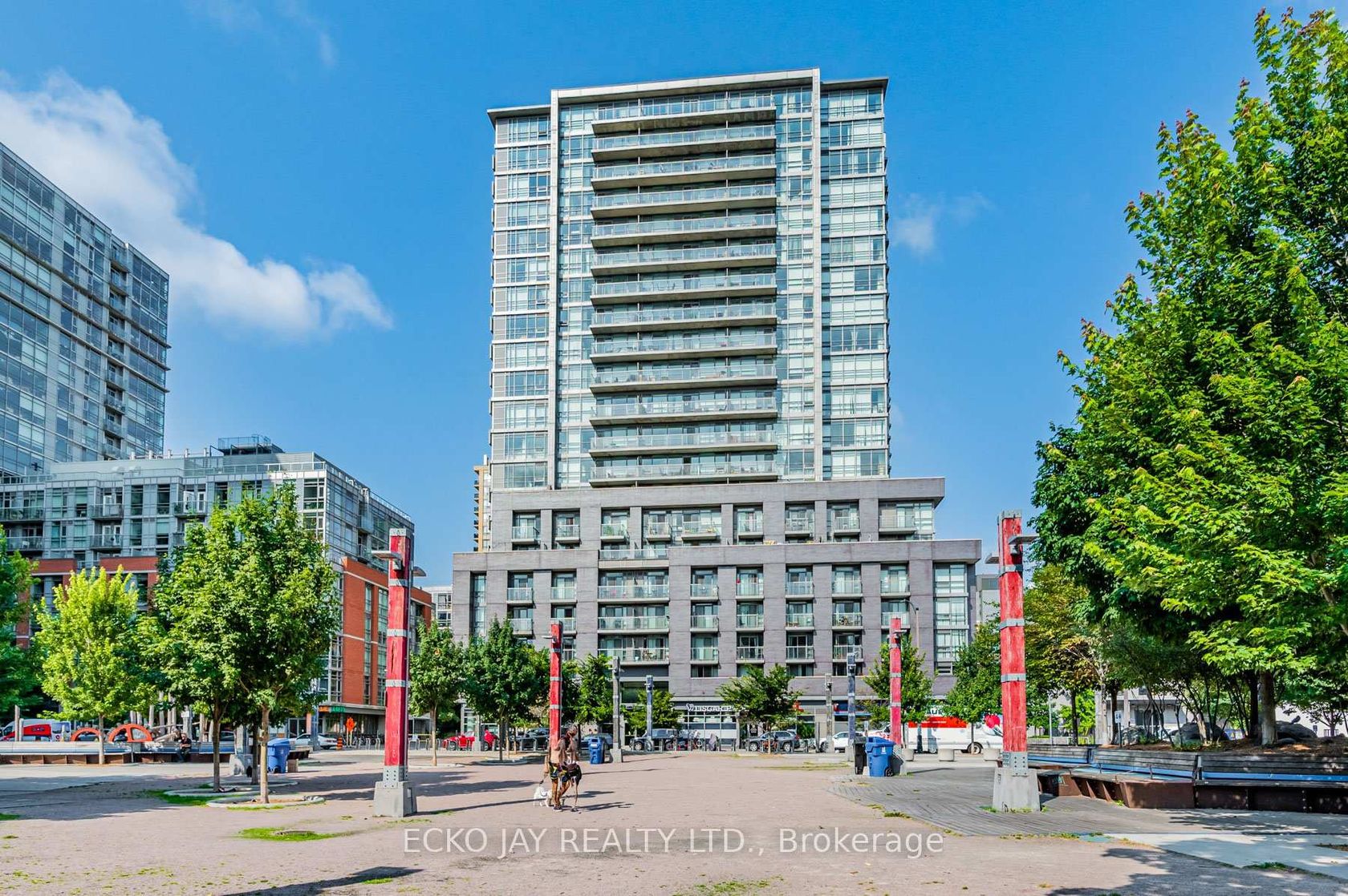 528 - 68 Abell Street, Little Portugal, Toronto photo 2