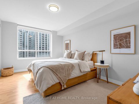 Photo 15 at 2206 - 18 Sommerset Way, Willowdale East, Toronto