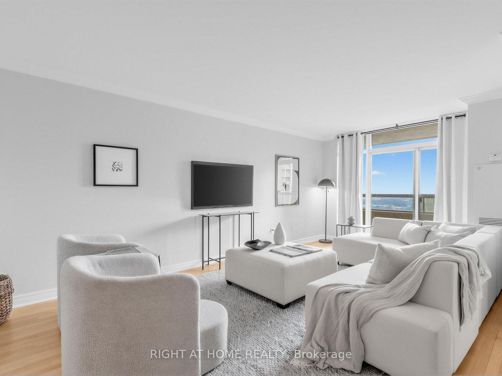 2206 - 18 Sommerset Way, Willowdale East, Toronto 