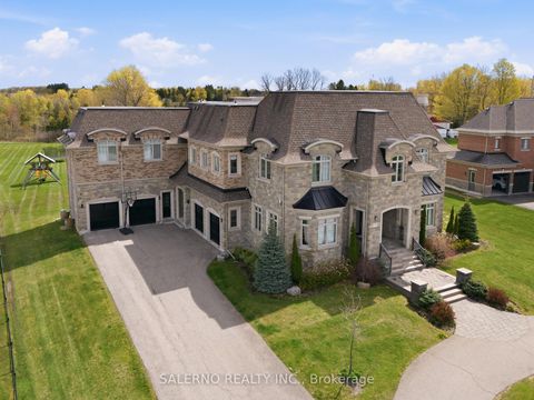 Photo 3 at 21 Stallions Court, Rural Vaughan, Vaughan