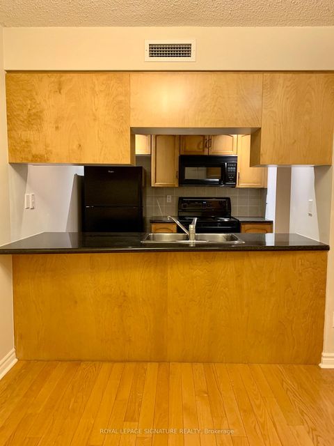 Photo 3 at 313 - 270 Wellington Street W, Waterfront Communities C1, Toronto