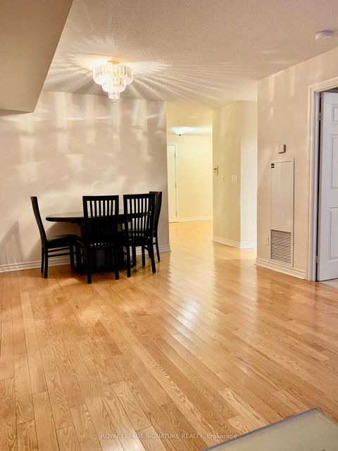 Photo 5 at 313 - 270 Wellington Street W, Waterfront Communities C1, Toronto