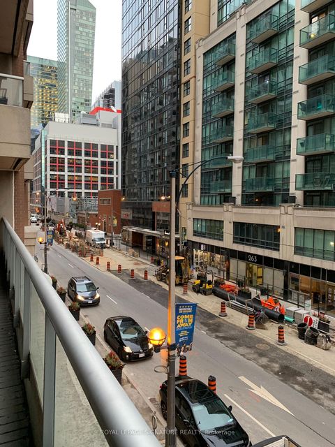Photo 10 at 313 - 270 Wellington Street W, Waterfront Communities C1, Toronto