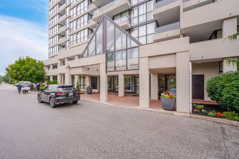 Photo 2 at 805 - 5 Rowntree Road N, Jamestown, Toronto