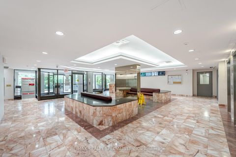 Photo 3 at 805 - 5 Rowntree Road N, Jamestown, Toronto