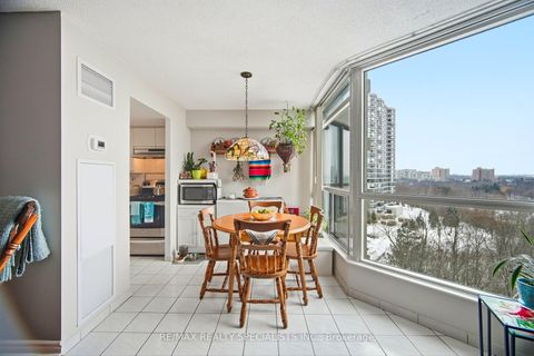 Photo 13 at 805 - 5 Rowntree Road N, Jamestown, Toronto