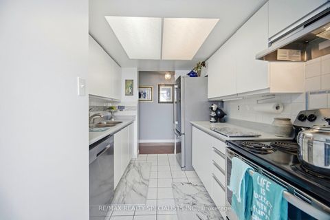 Photo 16 at 805 - 5 Rowntree Road N, Jamestown, Toronto