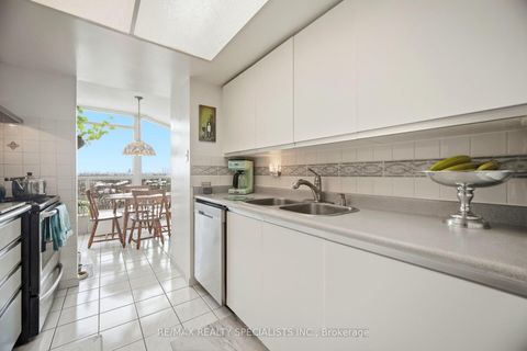 Photo 19 at 805 - 5 Rowntree Road N, Jamestown, Toronto