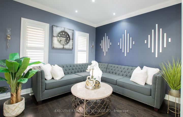 Photo 7 at 22 Valleyway Drive, Credit Valley, Brampton