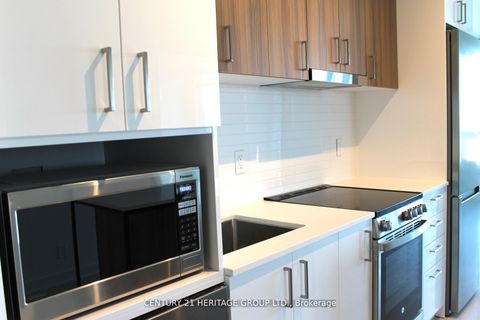 Photo 3 at A3410 - 30 Upper Mall Way, Brownridge, Vaughan