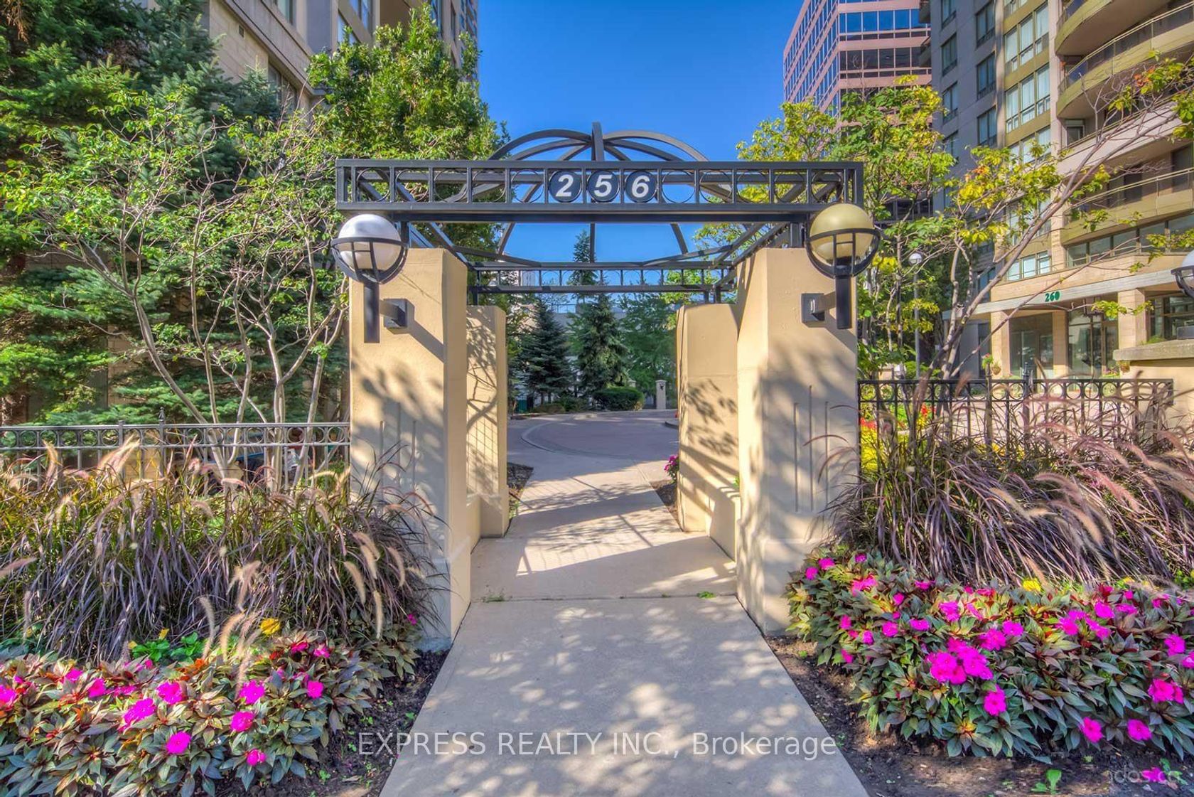 1107 - 256 Doris Avenue, Willowdale East, Toronto photo number 2