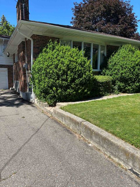 Photo 1 at 4 Winesap Place, Rosethorn, Toronto