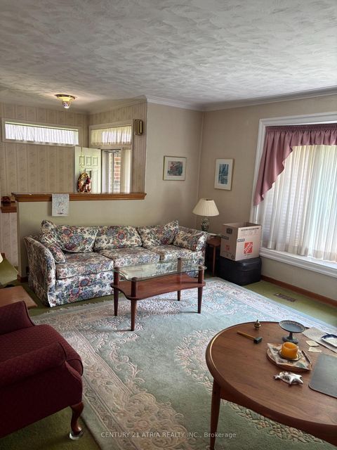 Photo 3 at 4 Winesap Place, Rosethorn, Toronto