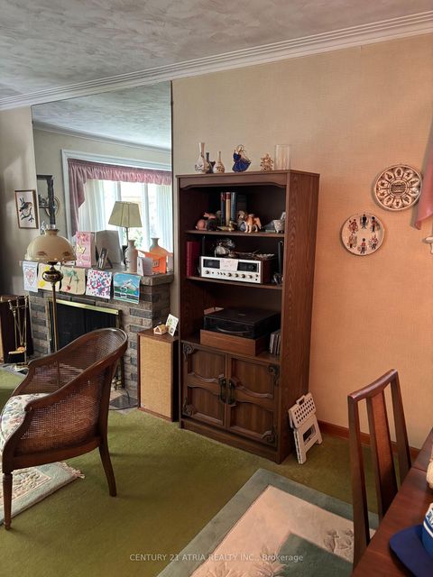Photo 6 at 4 Winesap Place, Rosethorn, Toronto