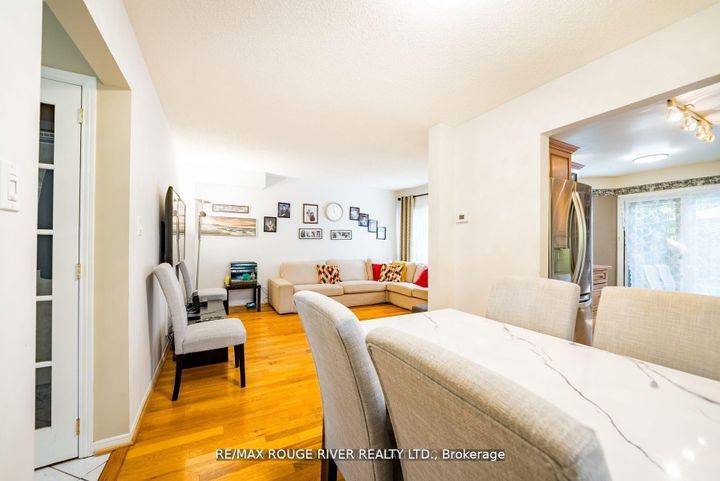 Photo 10 at 880 Castlegrove Avenue, McLaughlin, Oshawa