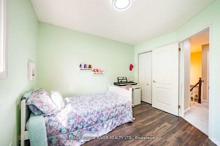 Photo 19 at 880 Castlegrove Avenue, McLaughlin, Oshawa