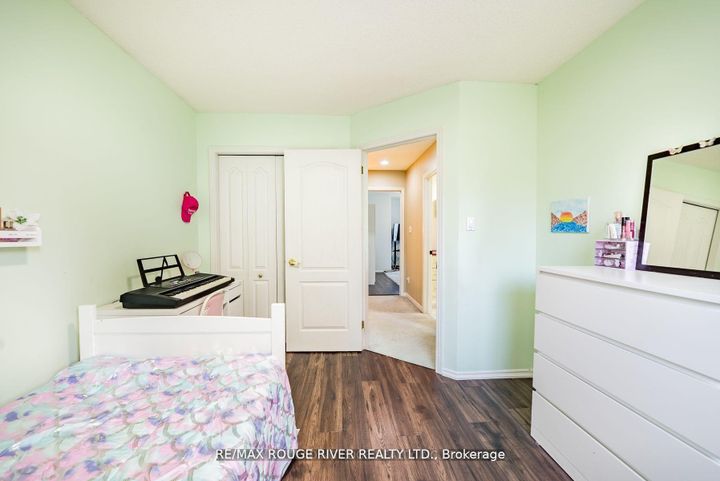 Photo 20 at 880 Castlegrove Avenue, McLaughlin, Oshawa